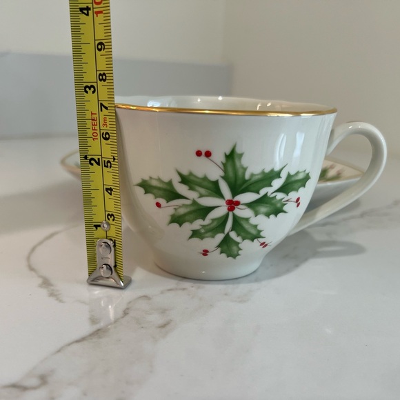 Lenox Holiday Fluted Cup and Dessert Plate Set - Picture 7 of 14